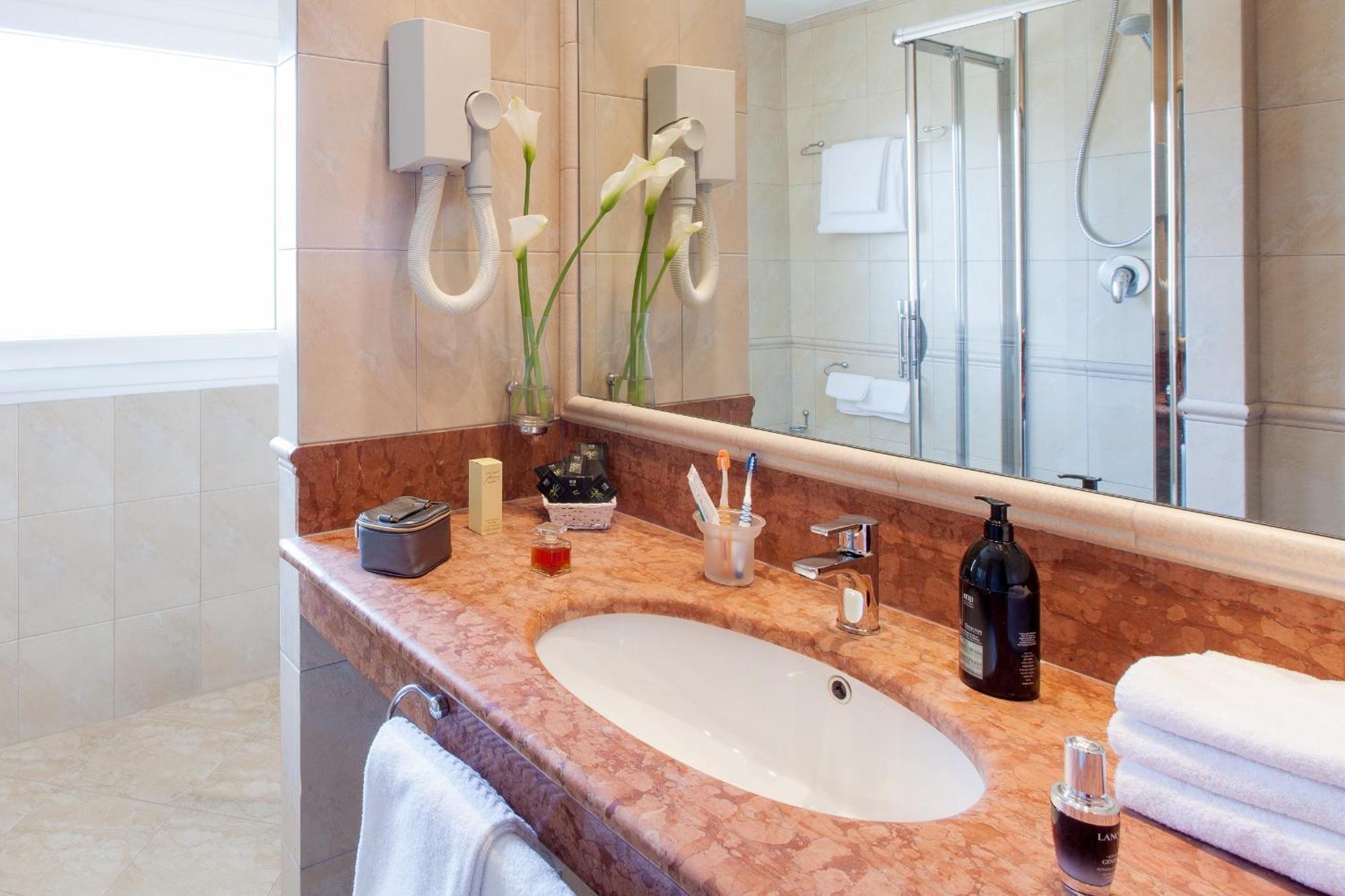 Studio,705370570:JPEG