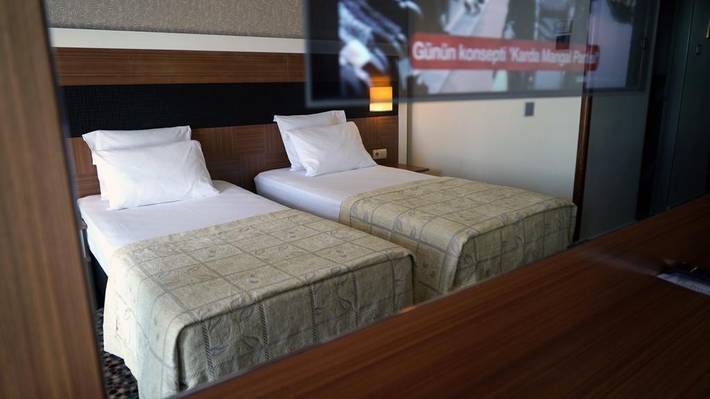 Double or Twin Room with City View