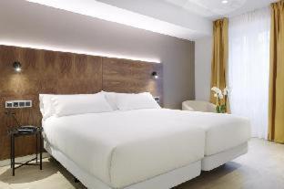 Deluxe Double Room with Extra Bed