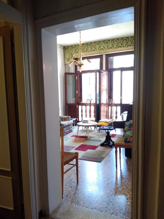 Chambre Simple avec Salle de Bains Commune