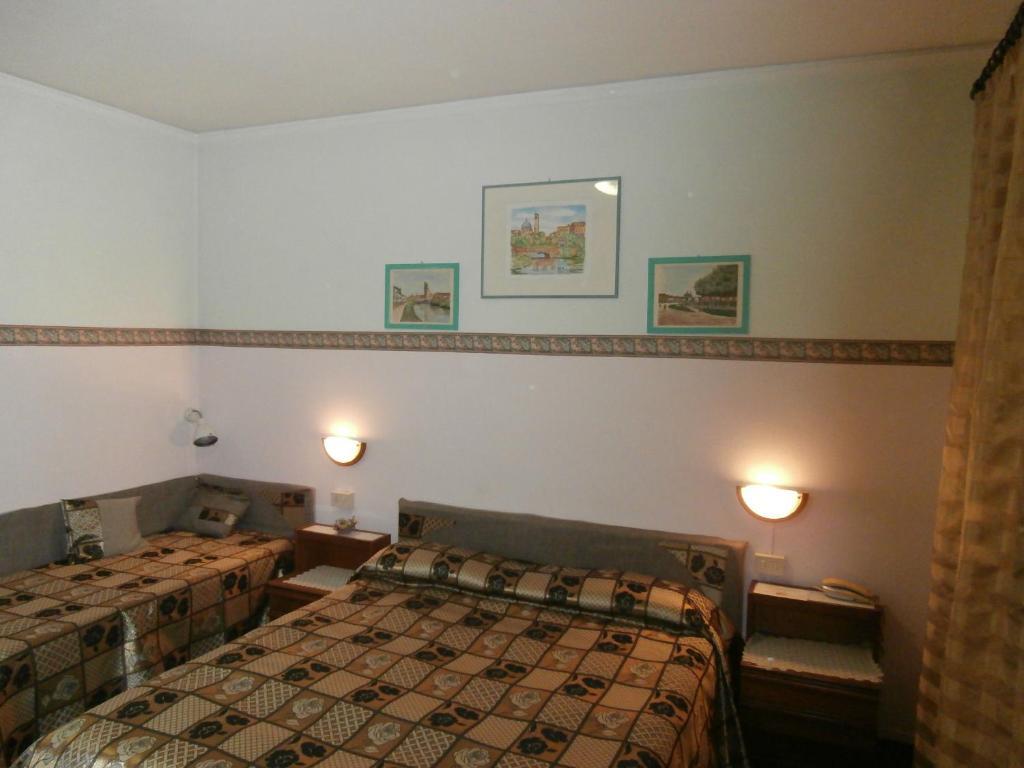 Camera Tripla con Bagno in Comune