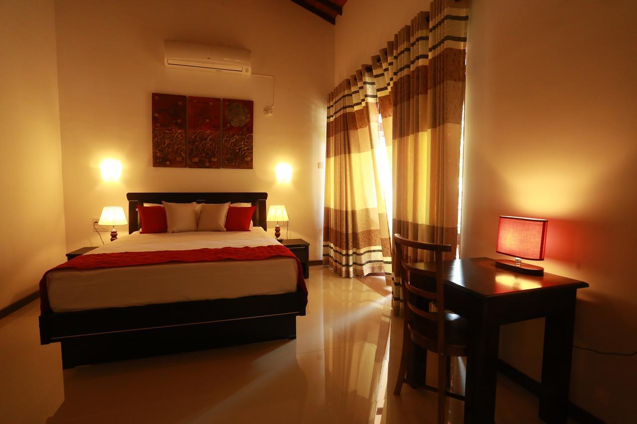Deluxe Queen Suite