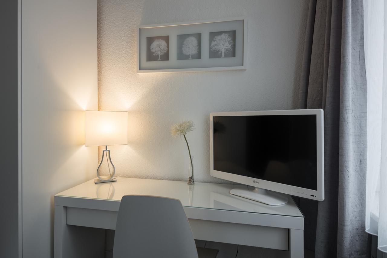 Single Room with shared bathroom and toilet on hallway,545433795:JPEG