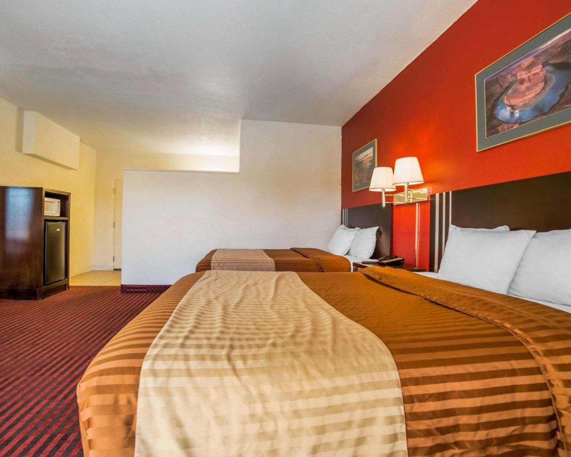Chambre avec 2 Lits Queen-Size - Animaux Domestiques Non Admis