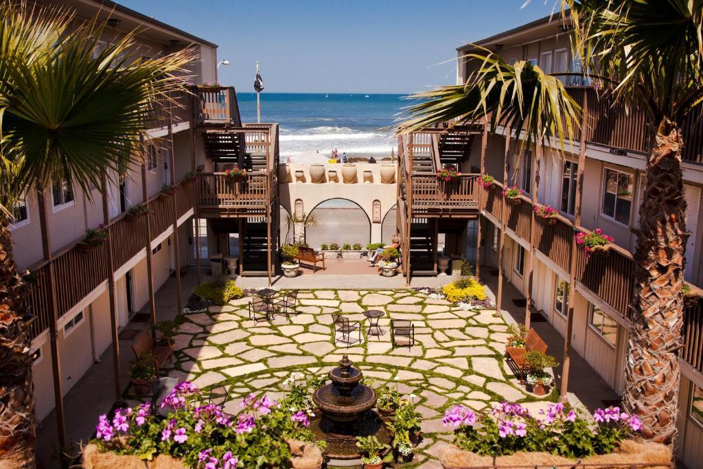 Quarto Queen com Vista Parcial do Mar