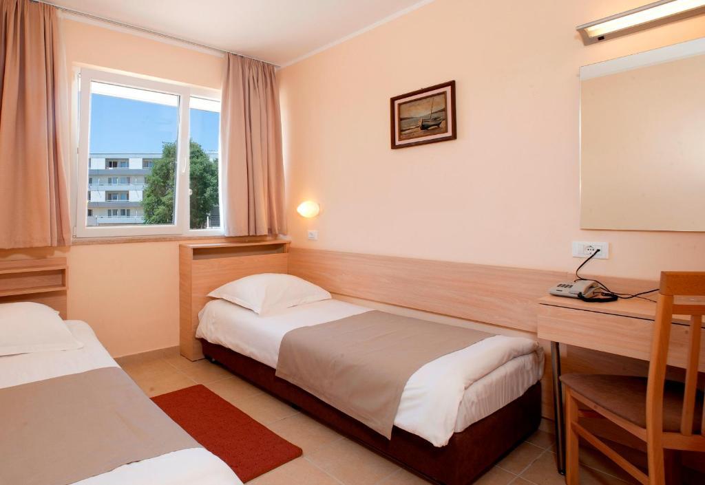Economy Room