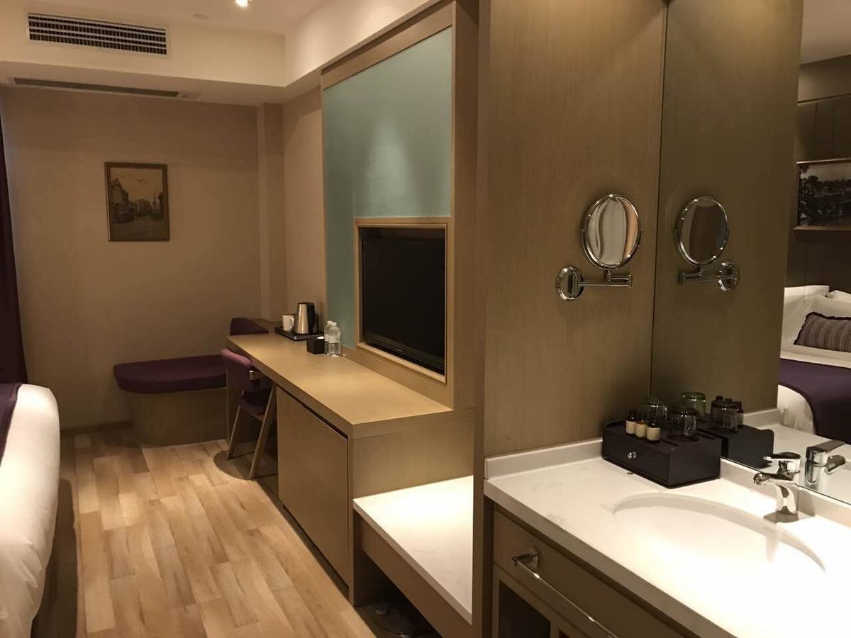 Business Zimmer mit Kingsize-Bett
