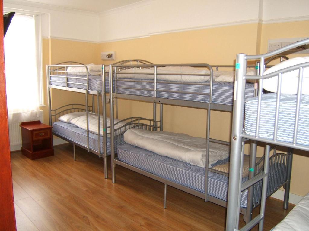 Habitación Familiar con baño privado