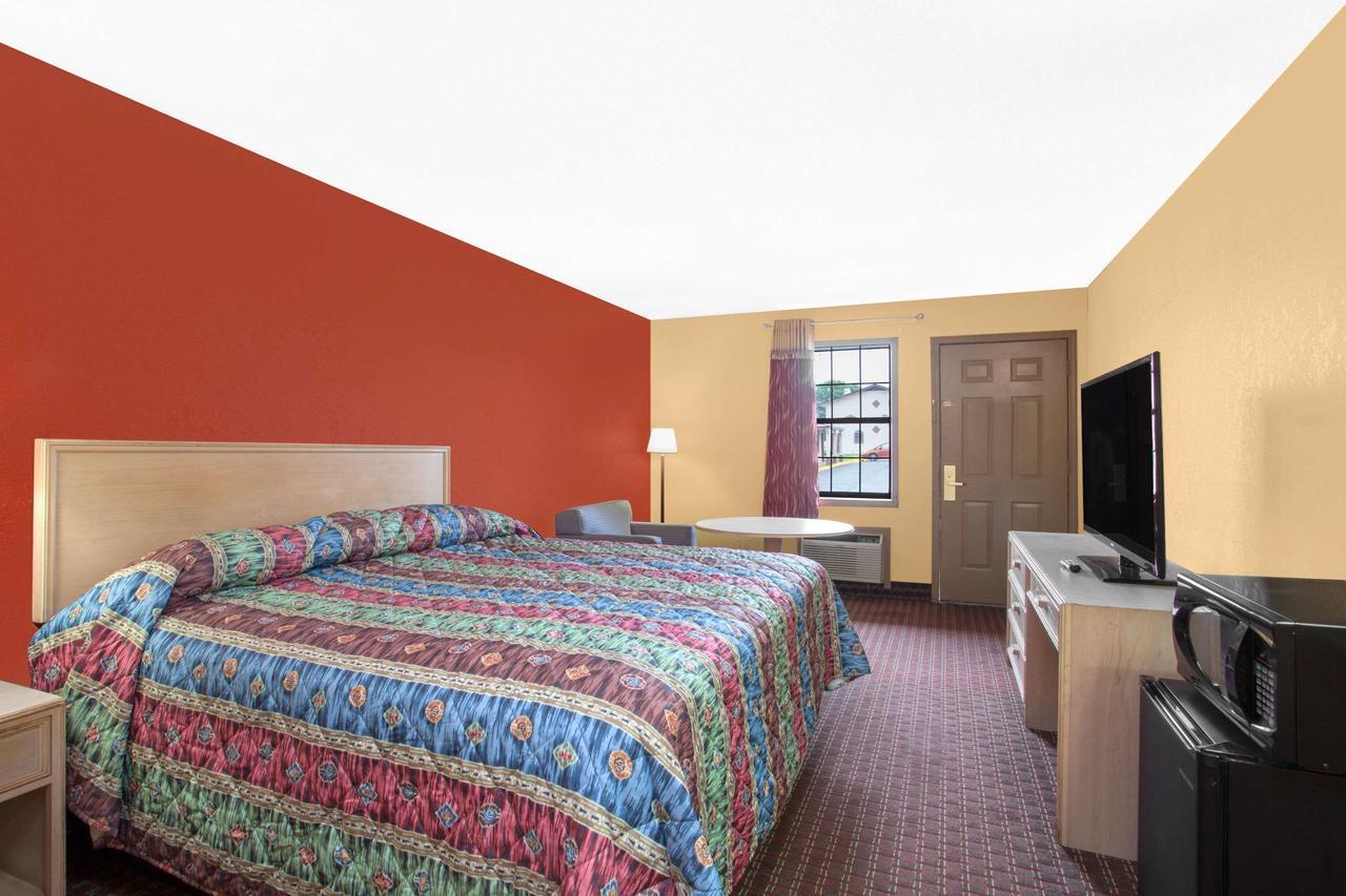 King Room - Non-Smoking