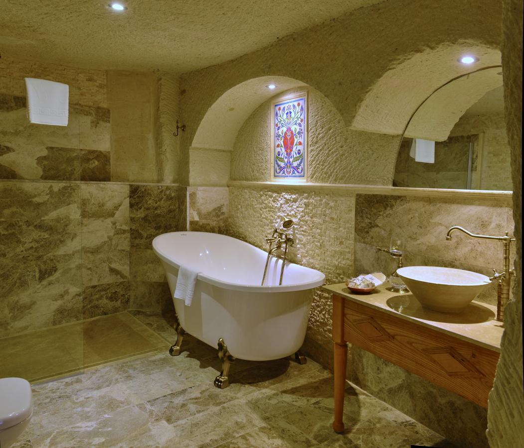 Suite with Mountain View