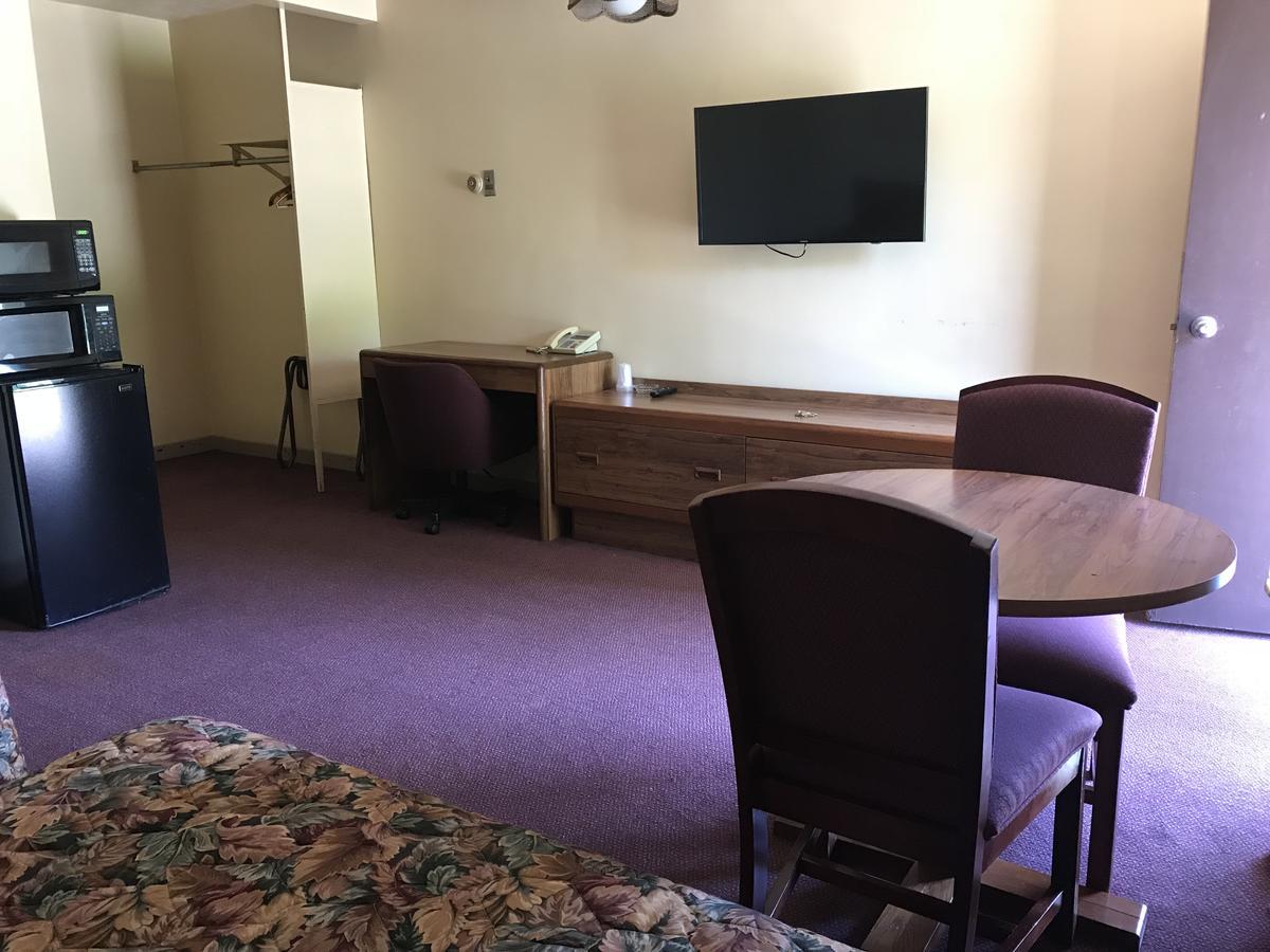 Queen Room - Non-Smoking