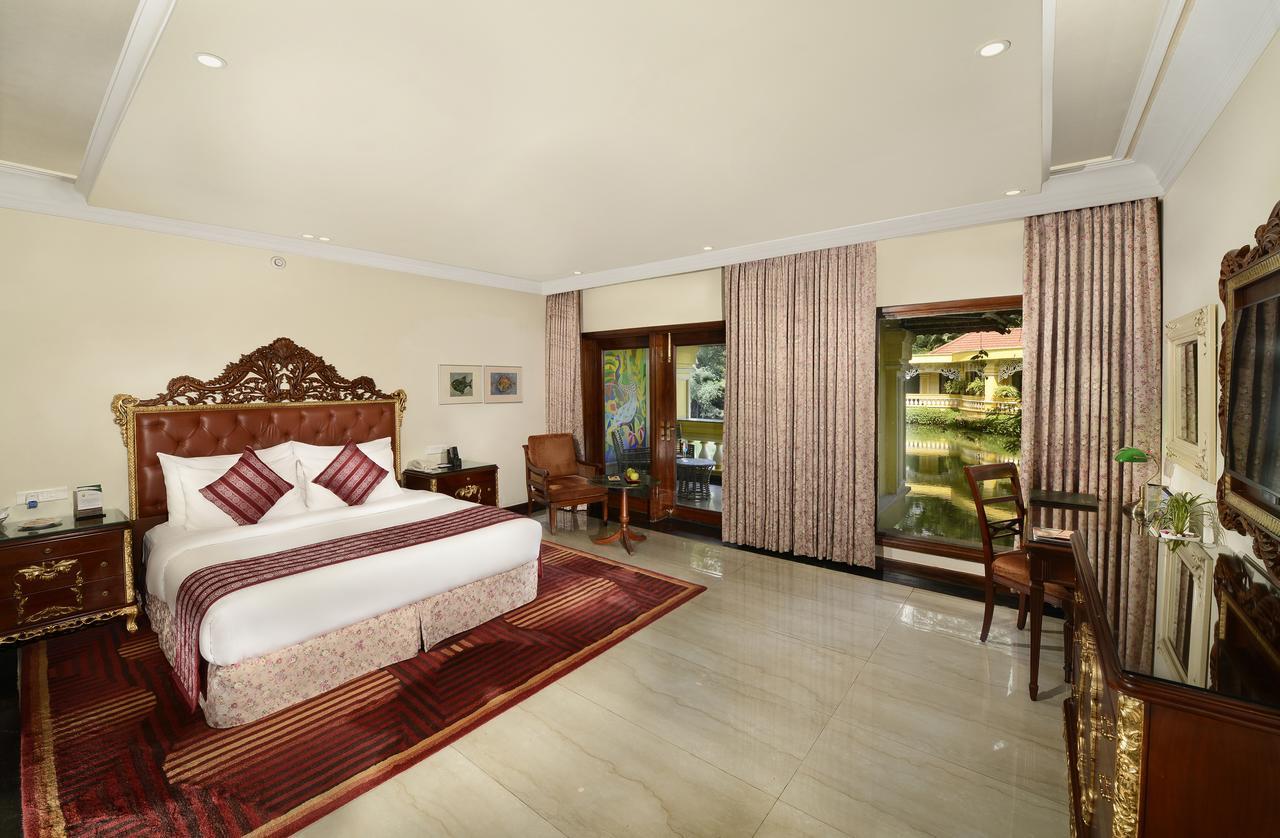 Executive Cottage Lagoon Facing King  - 10% Discount on Foods & Soft Beverages* | 15% Discounts on Laundry Services* | INR 500 spa credit during your stay on selective Massage services. TnC Apply.* | Free Minibar - 2 cans of soft Beverages (Once on A