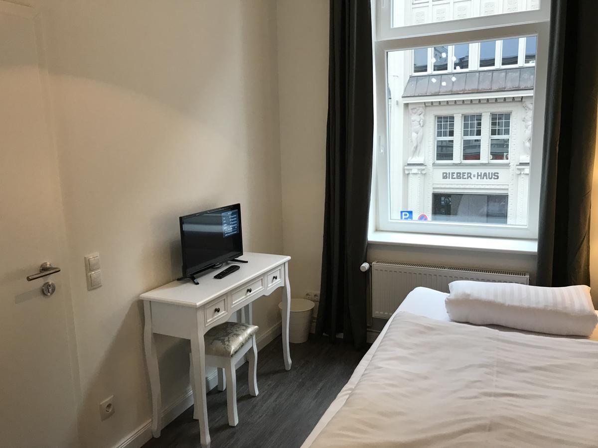 Single Room with Shared Bathroom