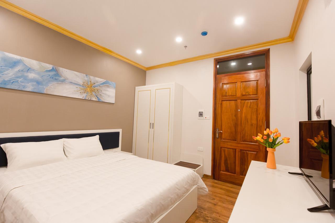 Queen Room