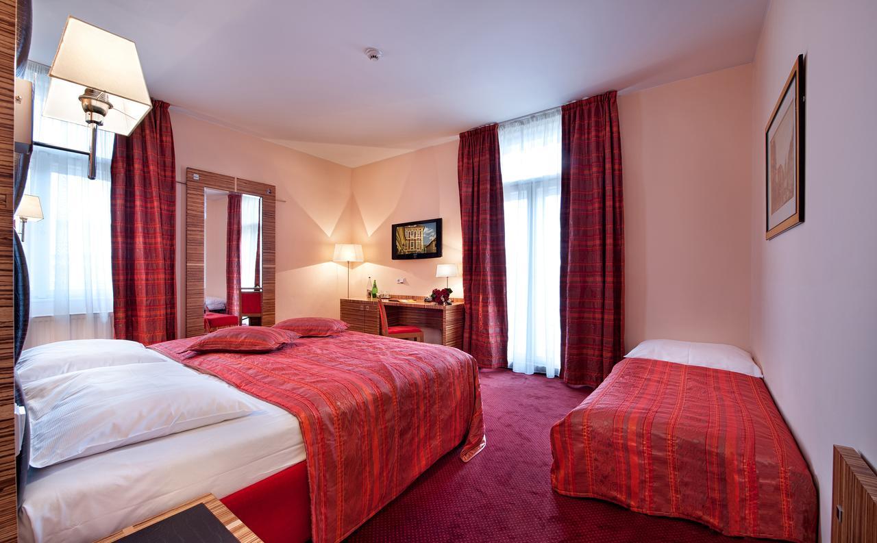 Chambre Double avec Lit d'Appoint