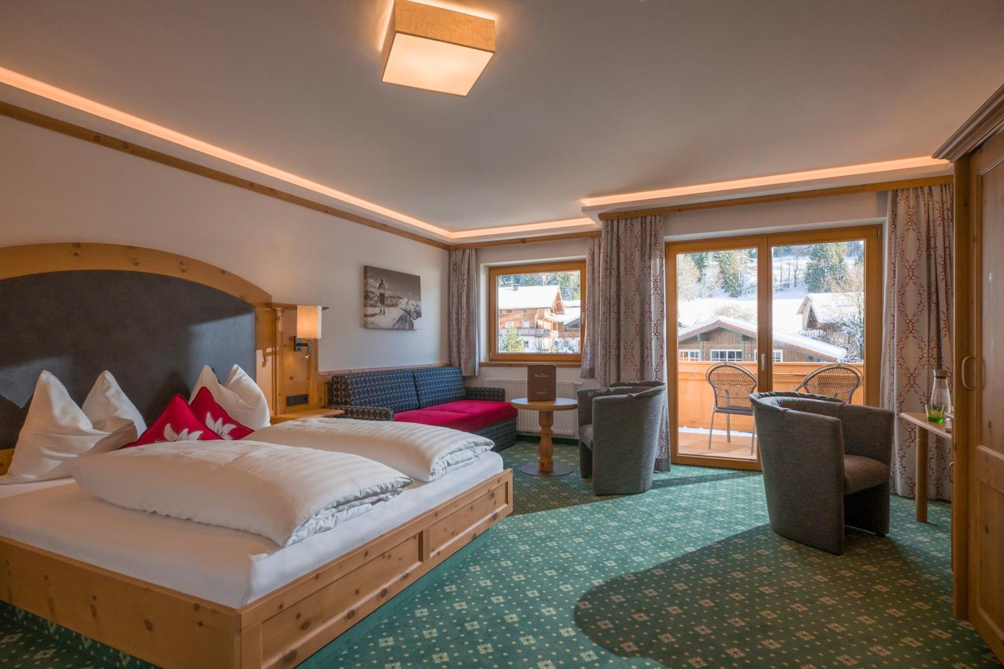 Deluxe Doppelzimmer (2 Erwachsene & 1 Kind)