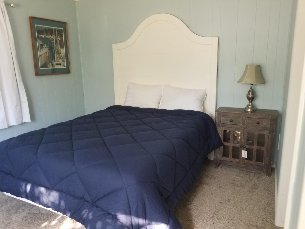 Deluxe Queen Suite