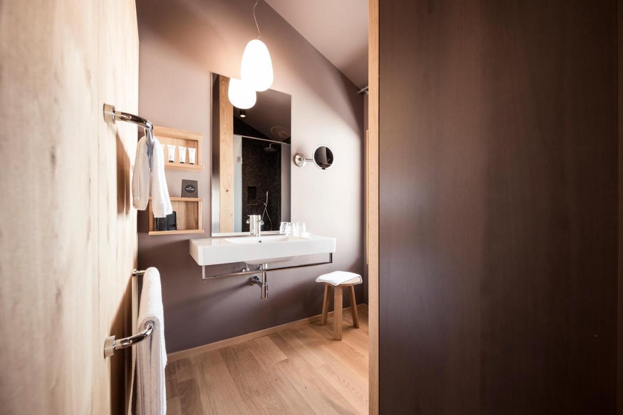 Double Room with Balcony,695232582:JPEG