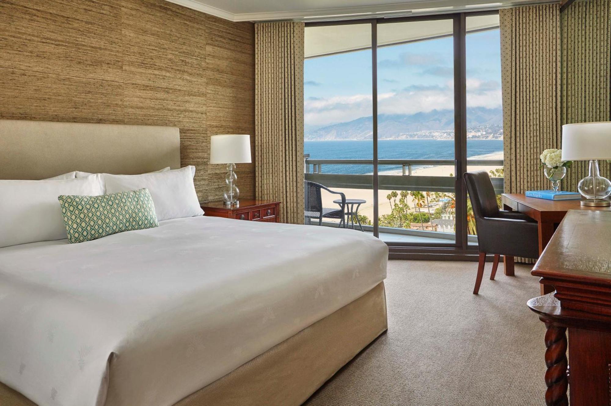 Habitación Deluxe con cama extragrande y vistas al océano