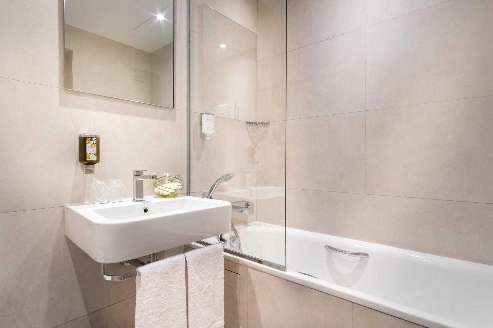 Superior Double Room,703884874:JPEG