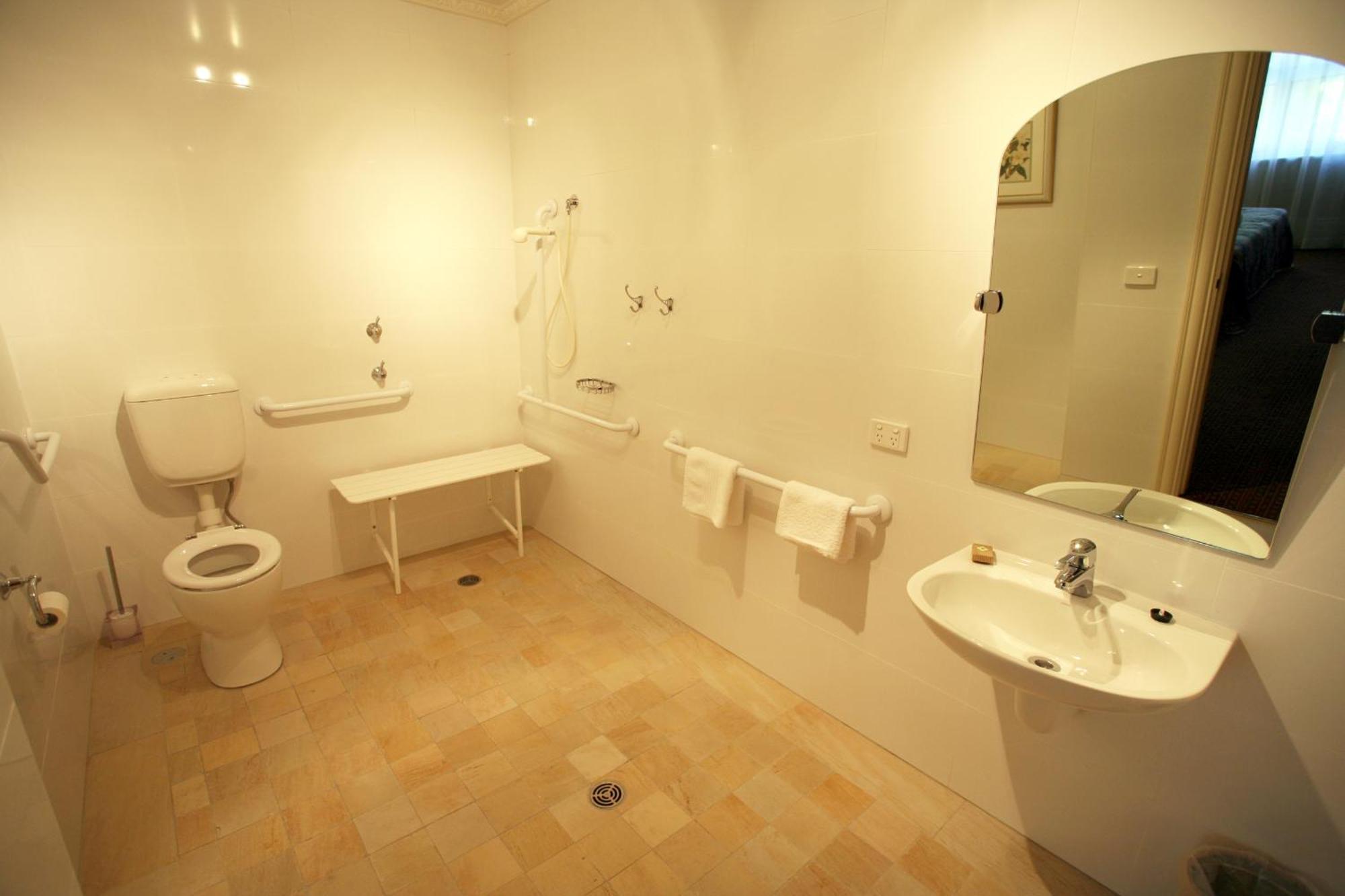 Standard King or Twin Room with Shared Bathroom