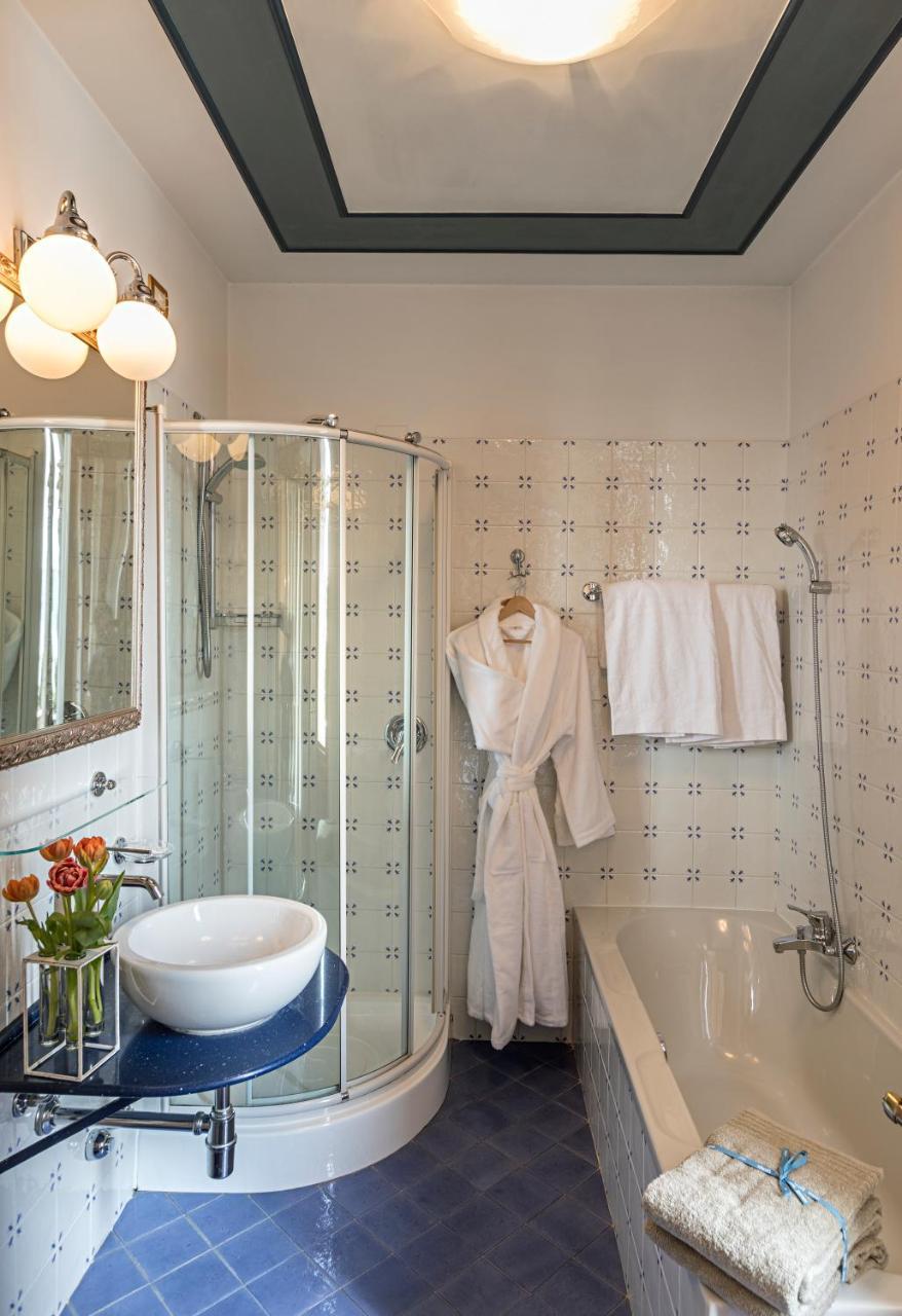 Deluxe Doppelzimmer mit Balkon und Seeblick