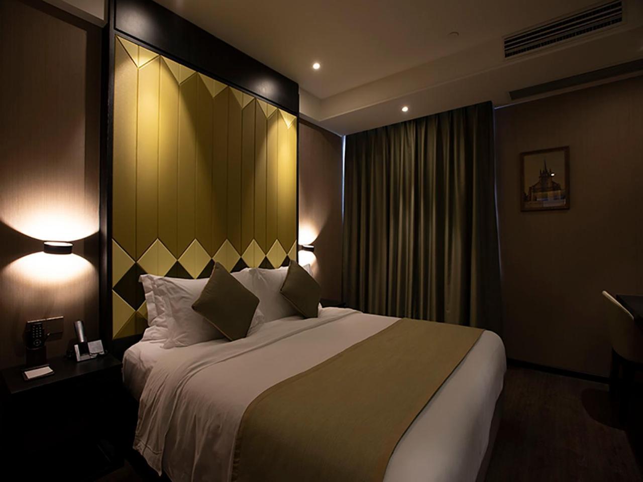Standard Zimmer mit Kingsize-Bett