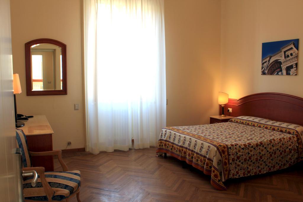 Camera Matrimoniale/Doppia con Letti Singoli con Bagno Privato Esterno