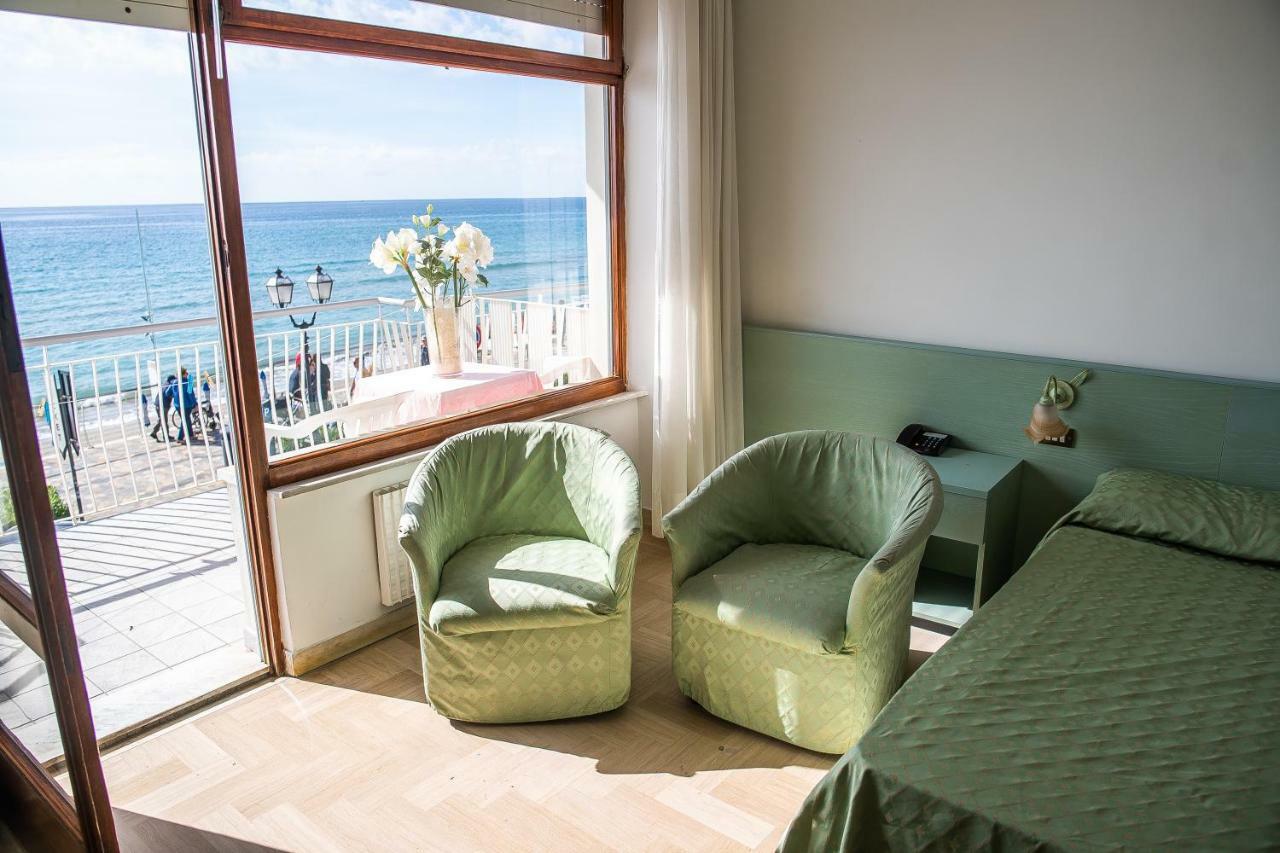 Doppelzimmer mit Meerblick