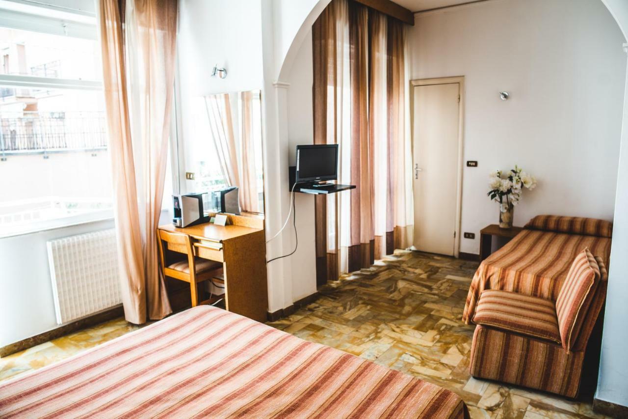 Doppelzimmer mit seitlichem Meerblick