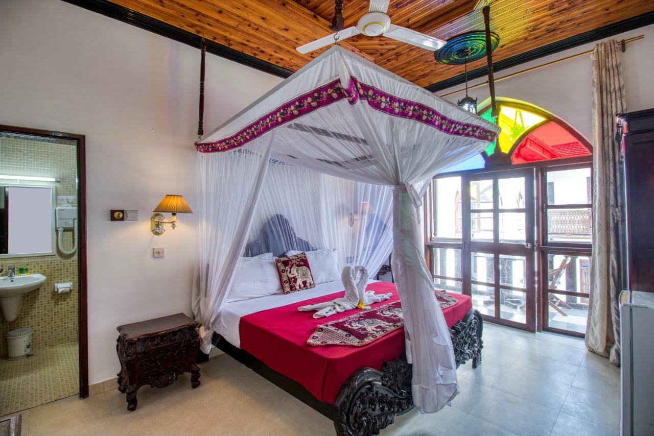 Doppelzimmer mit Balkon und Meerblick