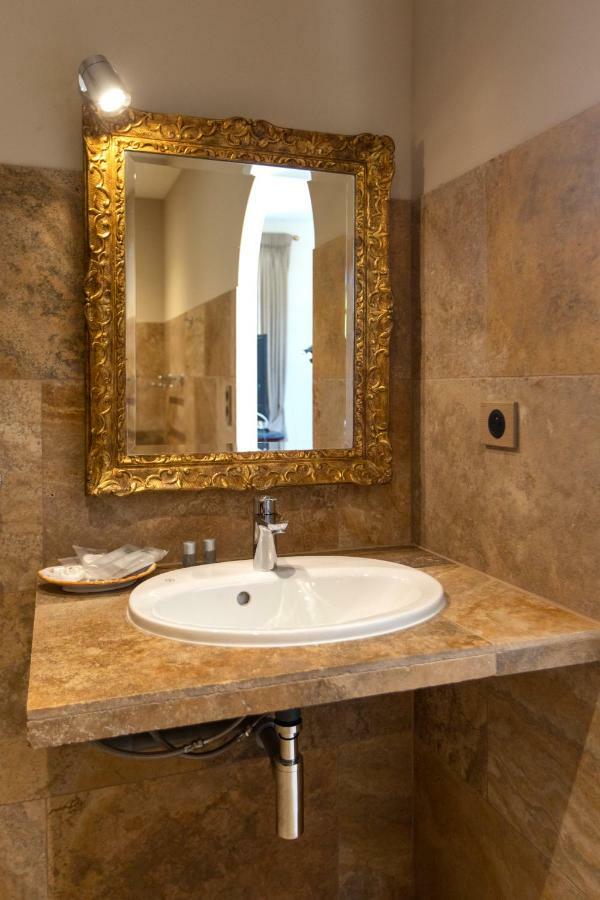 Chambre Double - Vue sur Piscine