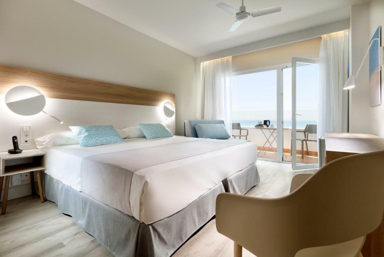 Quarto Duplo Premium com Vista Mar (2 Adultos + 1 Criança)