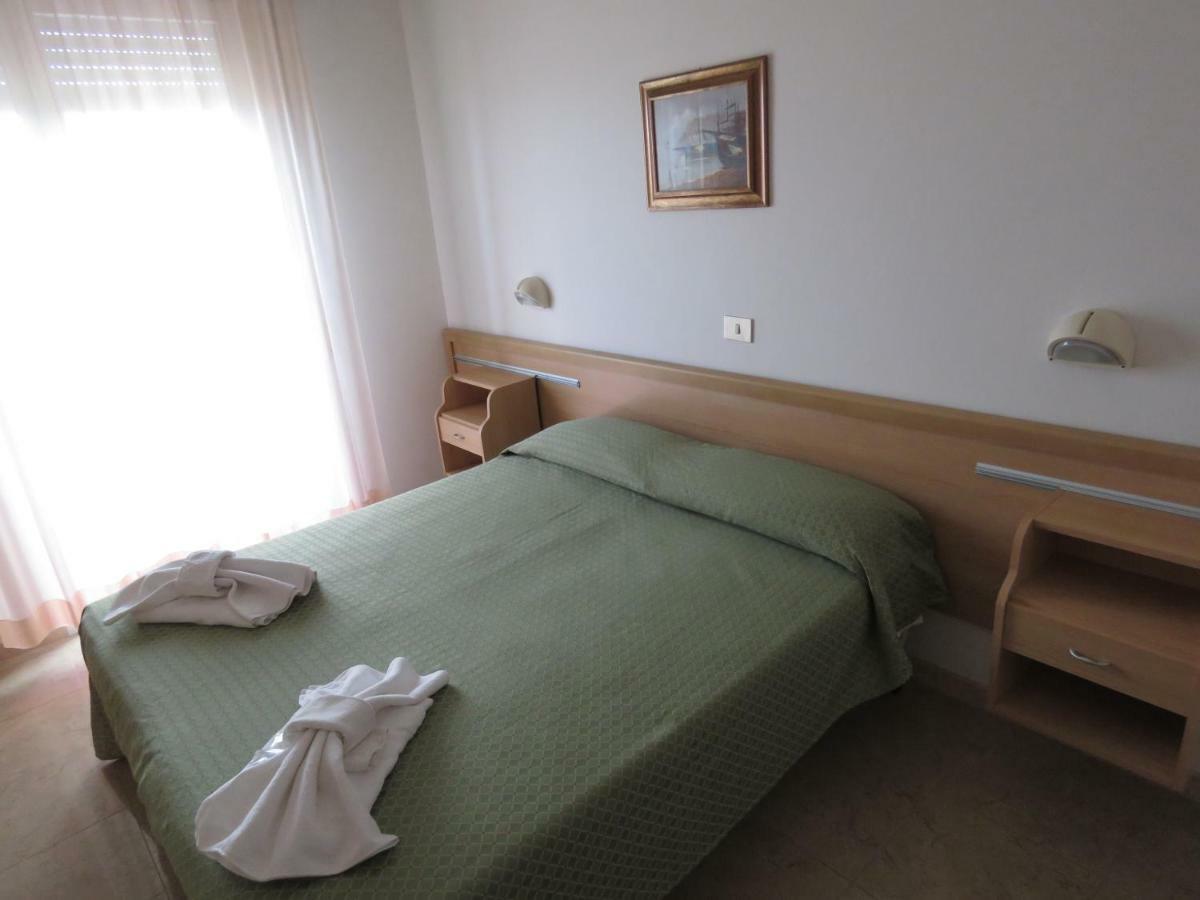 Doppel-/Zweibettzimmer mit Meerblick