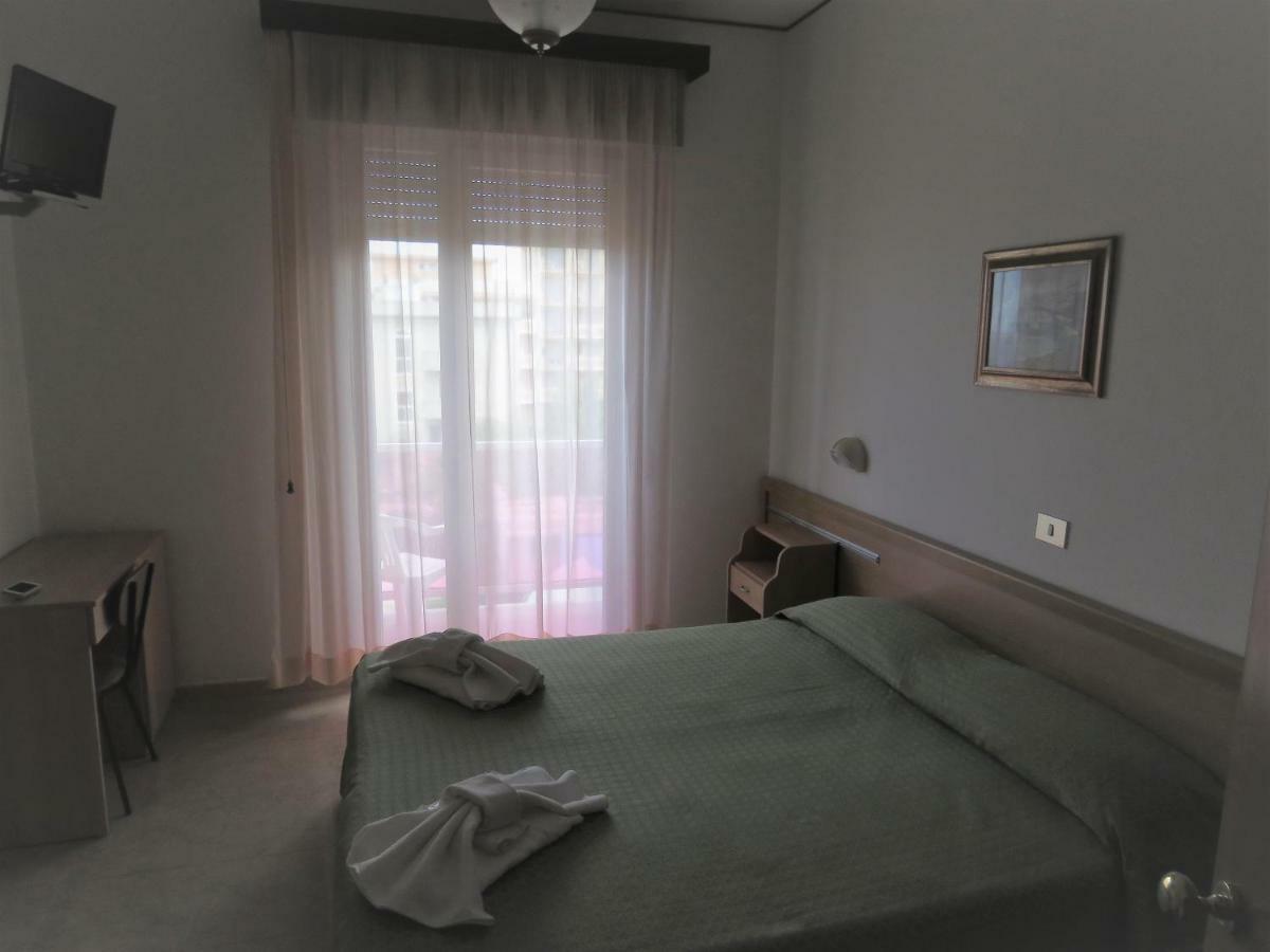 Doppelzimmer mit Balkon