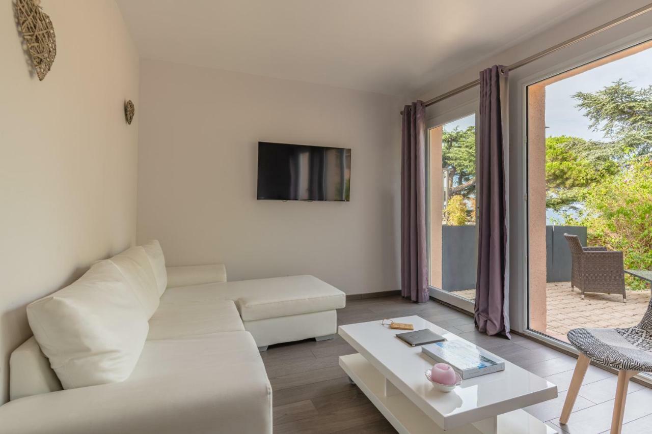 Suite Junior avec Terrasse - Vue sur Jardin et Port