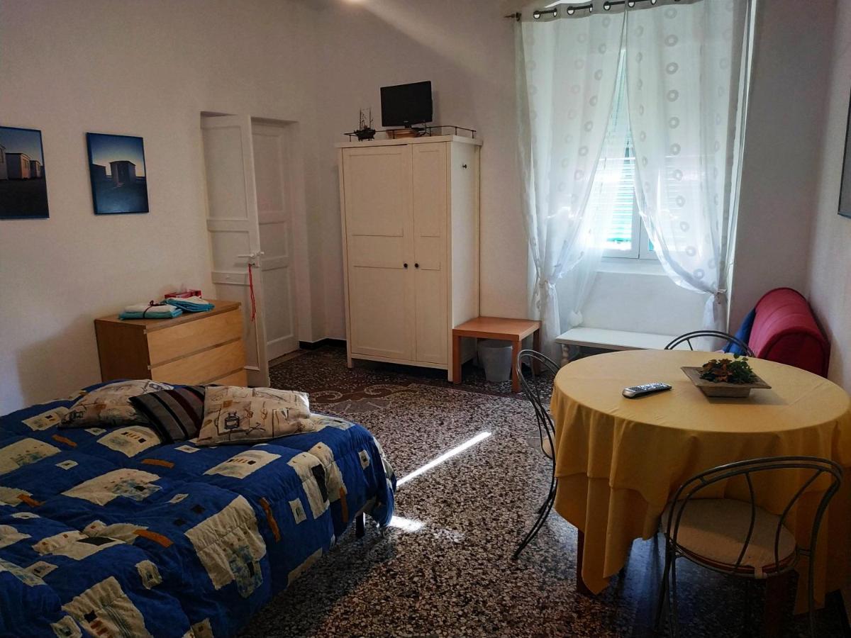 Standaard Tweepersoonskamer met Gedeelde Badkamer