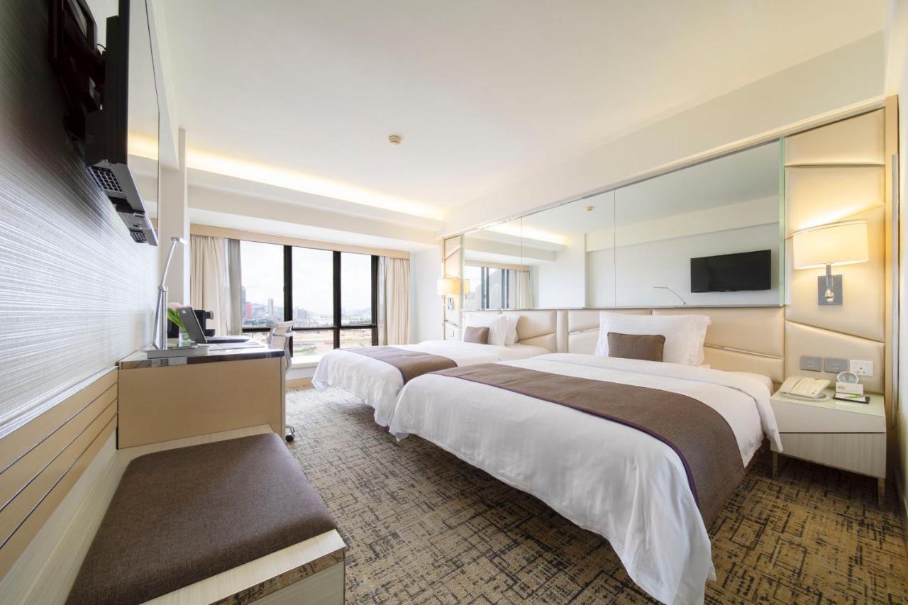Executive Club Zimmer mit Queensize-Bett/2 Doppelbetten