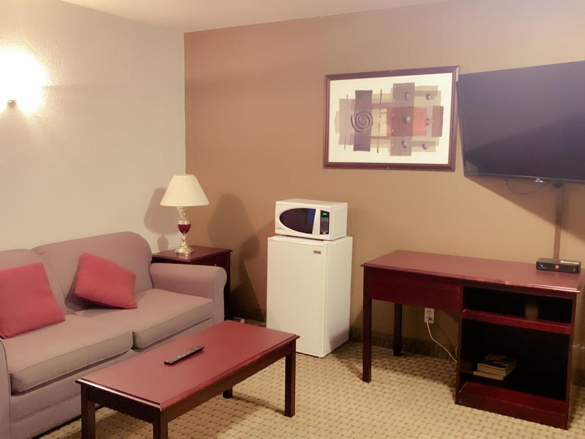 One-Bedroom Executive King Suite Non-Smoking,784646148:JPEG