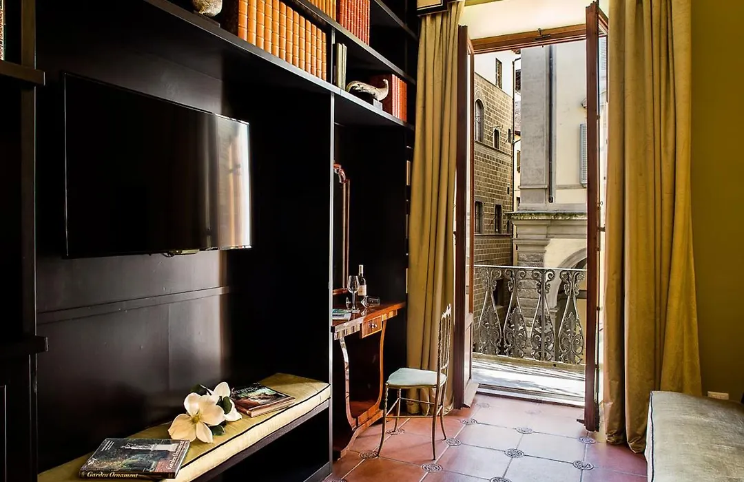 Porcellino Gallery Art Boutique Bb-1