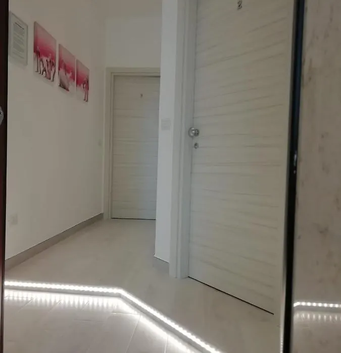 Flamingo Rooms-1