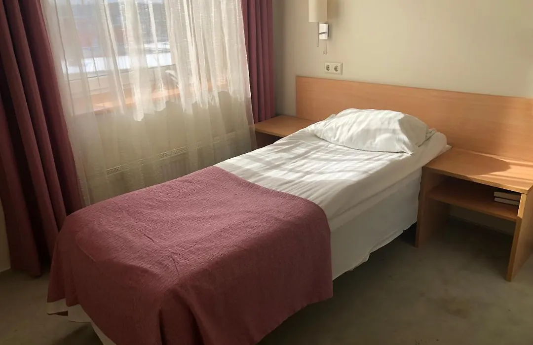 Toss Hotel-1