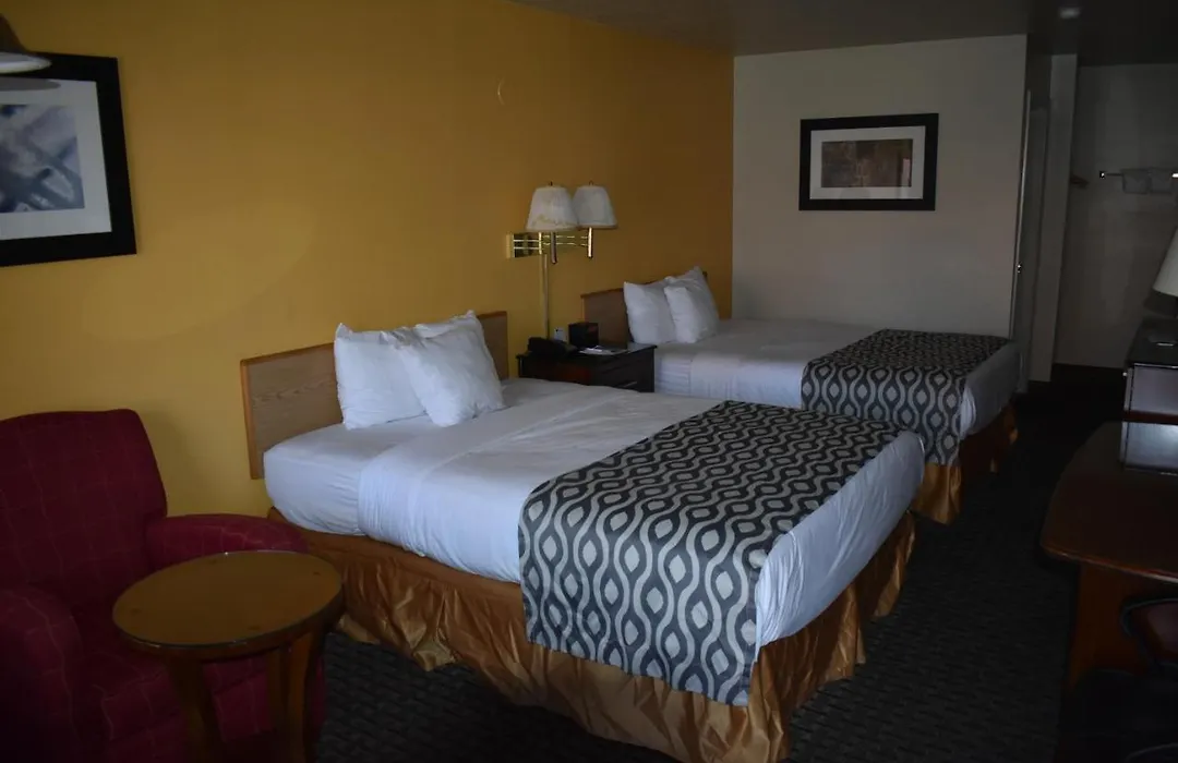 Rodeway Inn-1