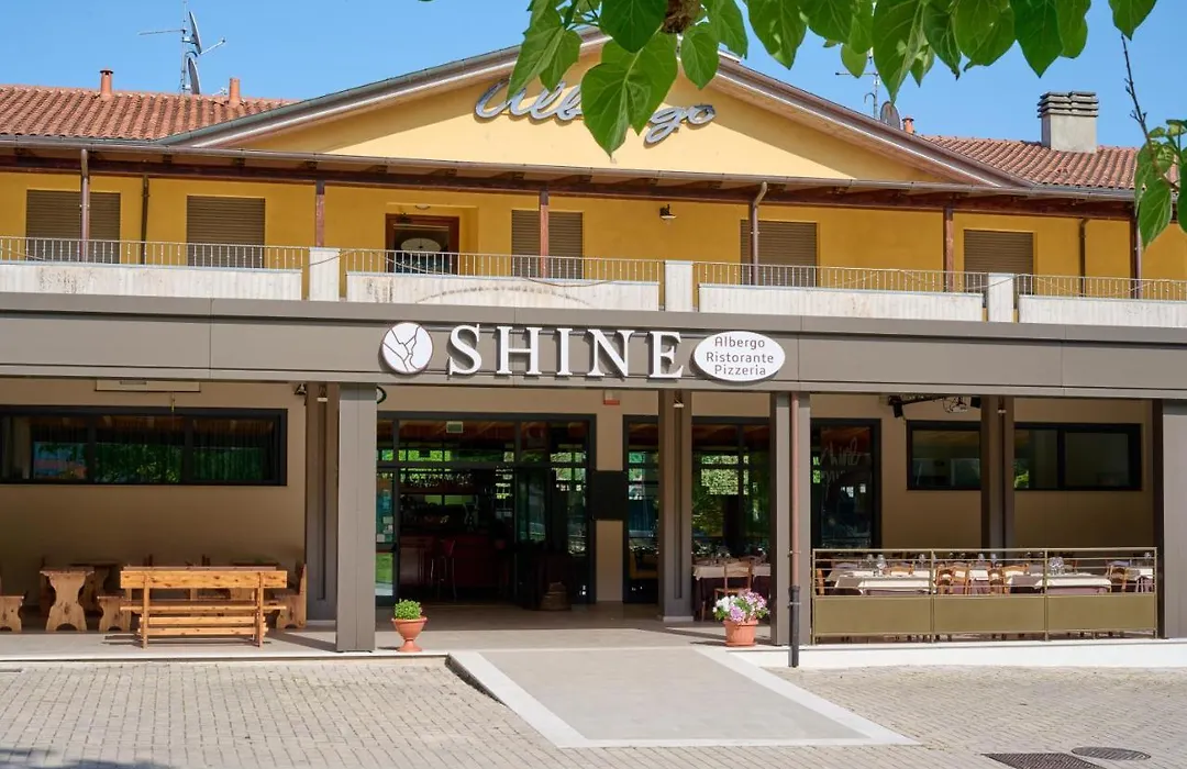 Albergo Shine-1