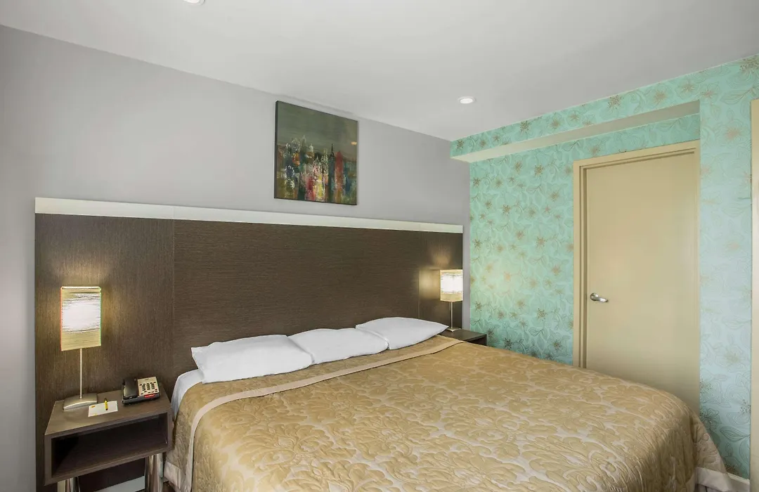 Super 8 By Wyndham Brooklyn / Park Slope Hotel-1