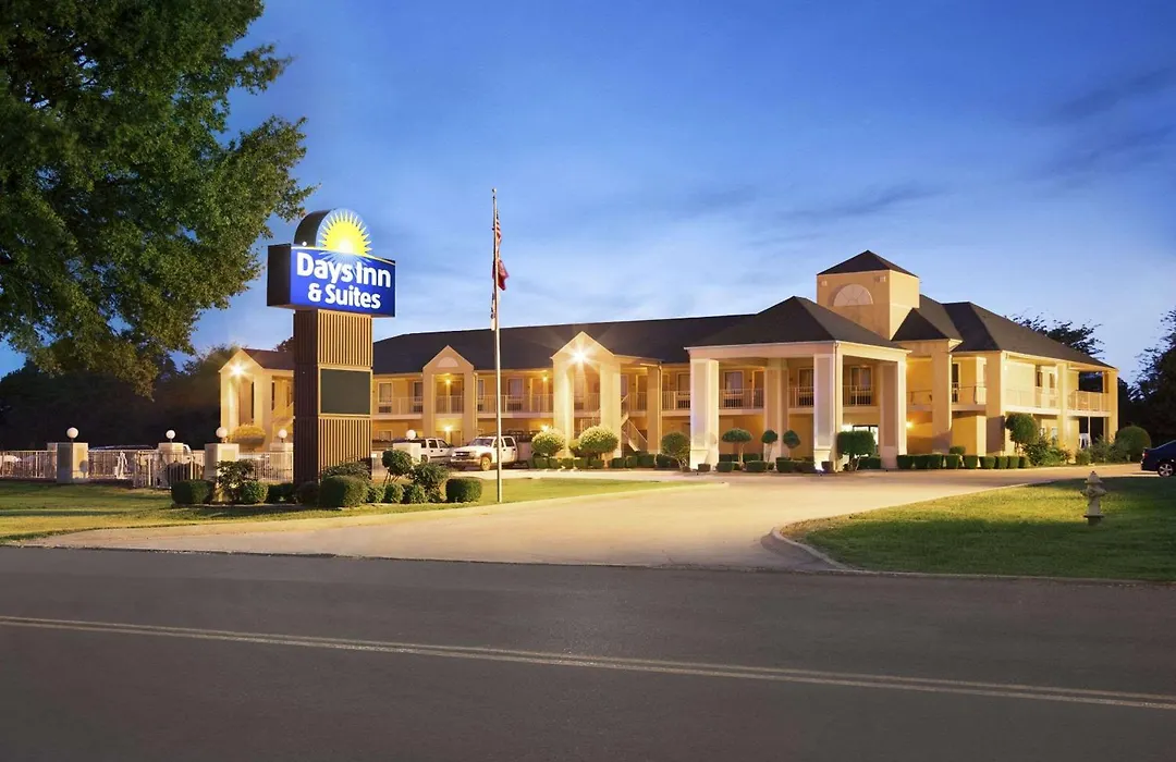 Days Inn & Suites By Wyndham Stuttgart-1