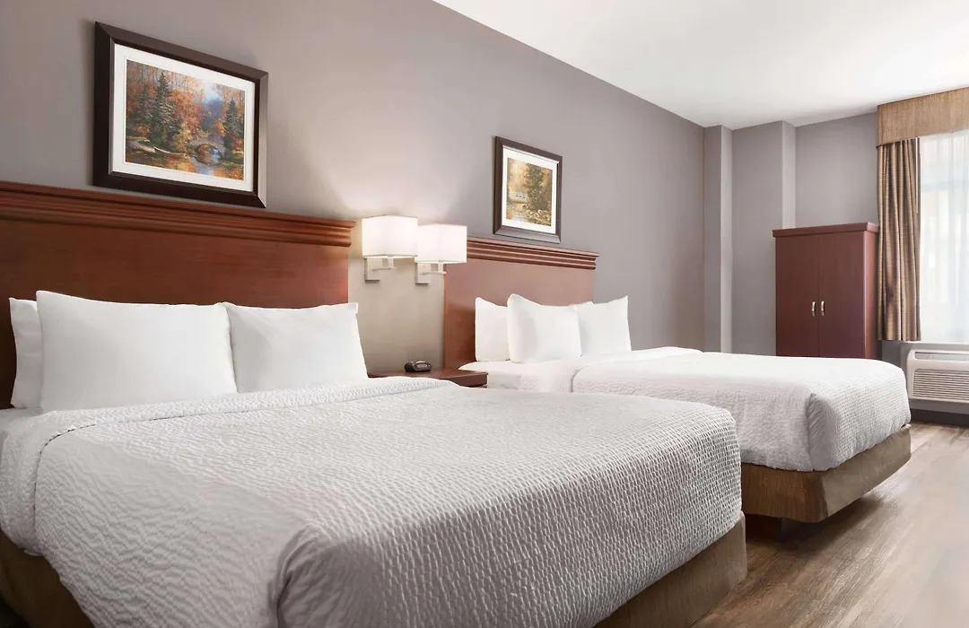 Days Inn By Wyndham Hamilton - Downtown-1