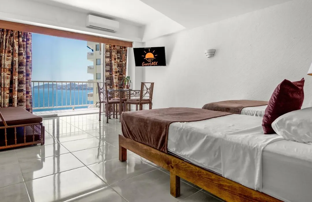 Suites con Playa Privada en Condominio Torres Gemelas-1