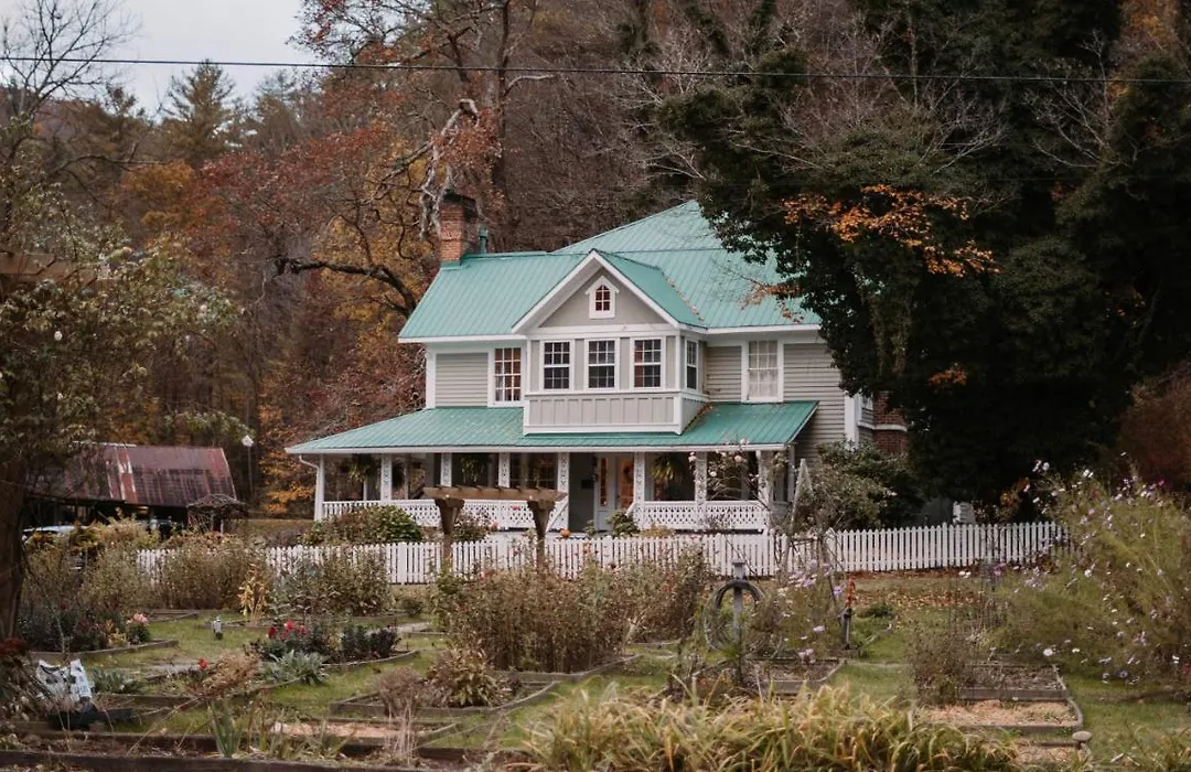 The Mast Farm Inn-1