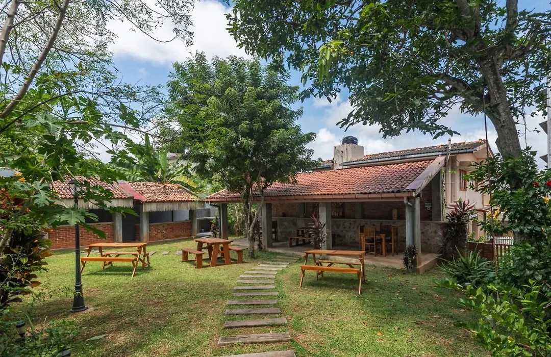 Beverly Suites Mount Lavinia-1